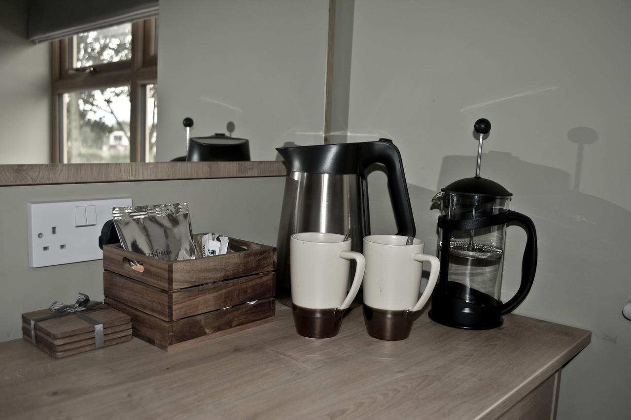 The Ugly Duckling Bed & Breakfast เทลฟอร์ด ภายนอก รูปภาพ