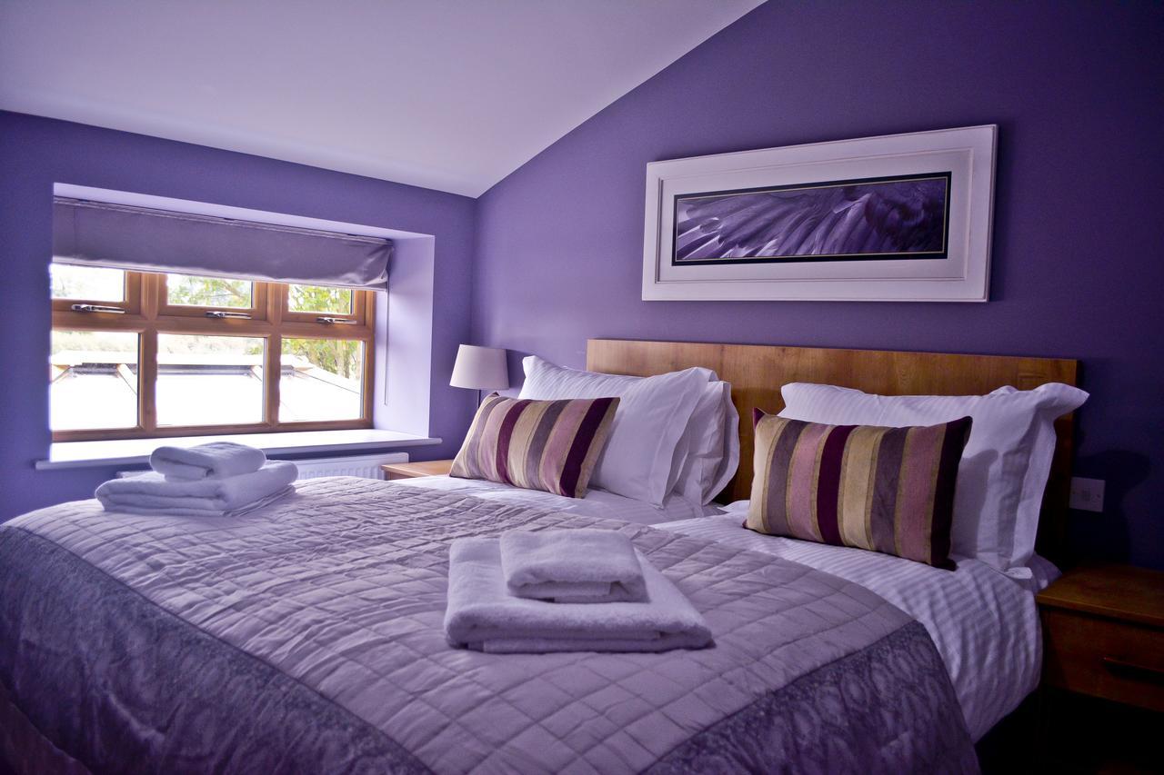 The Ugly Duckling Bed & Breakfast เทลฟอร์ด ภายนอก รูปภาพ