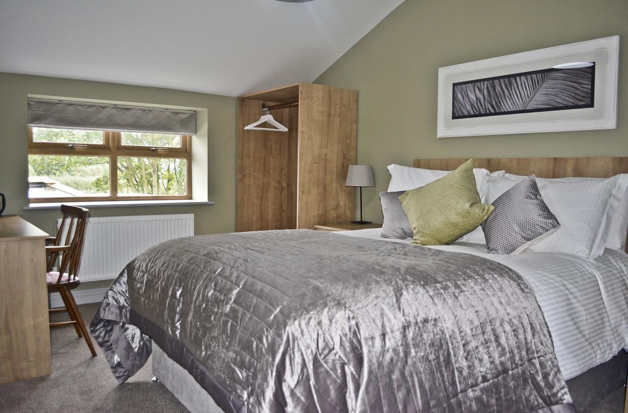 The Ugly Duckling Bed & Breakfast เทลฟอร์ด ภายนอก รูปภาพ